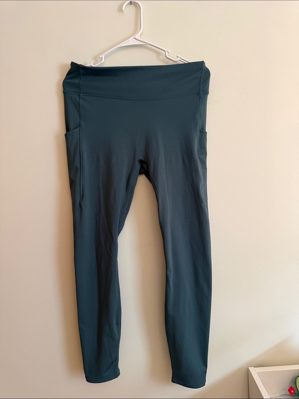 High-Waist Teal Leggings with Side Pockets